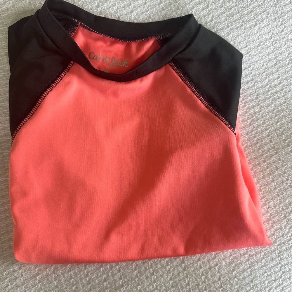 Rashguard - Picture 2 of 2